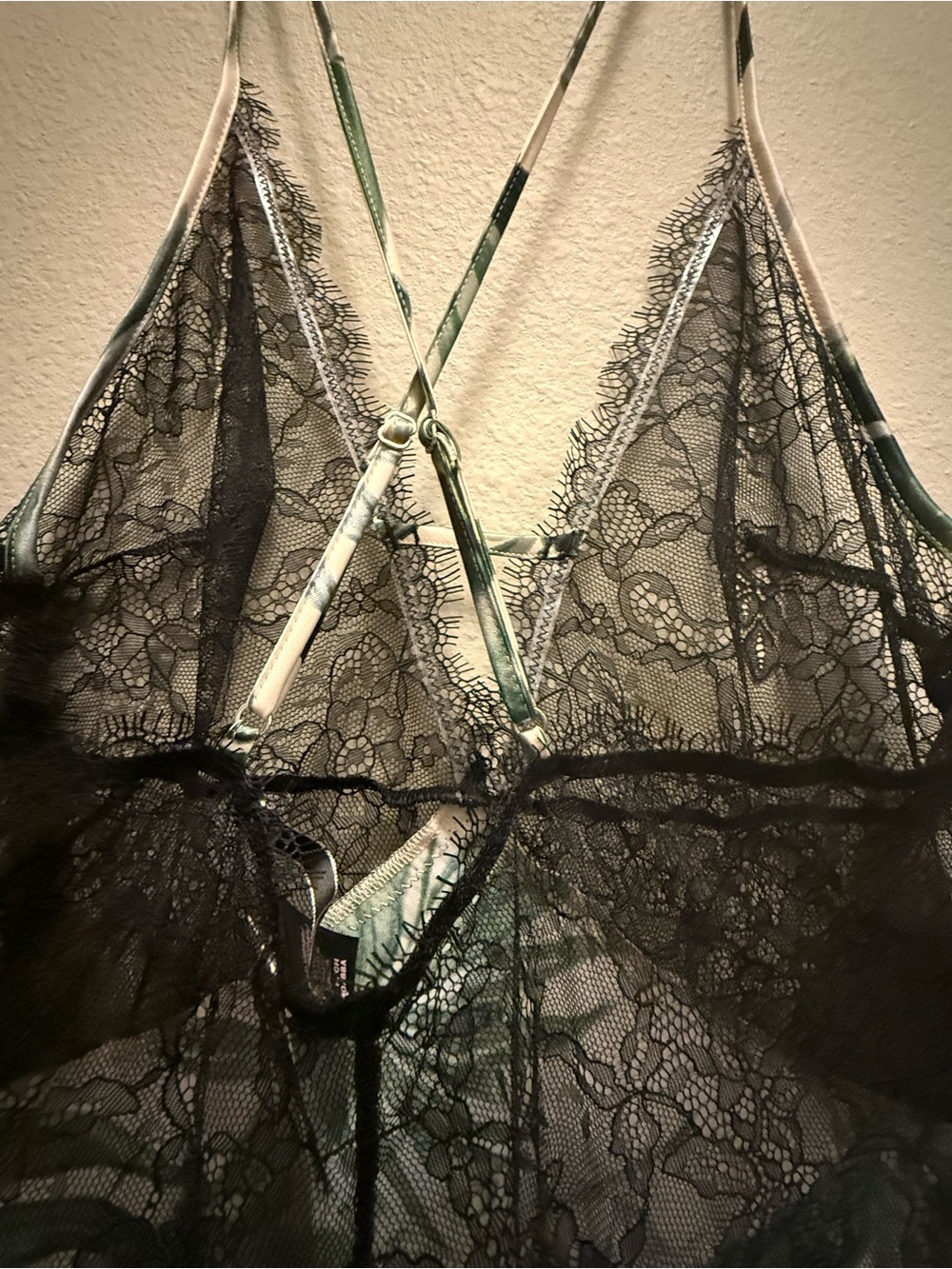 Victoria’s Secret Lace Plunge Slip Size Sm P Champagne Palm Print Satin Lingerie - Picture 9 of 10